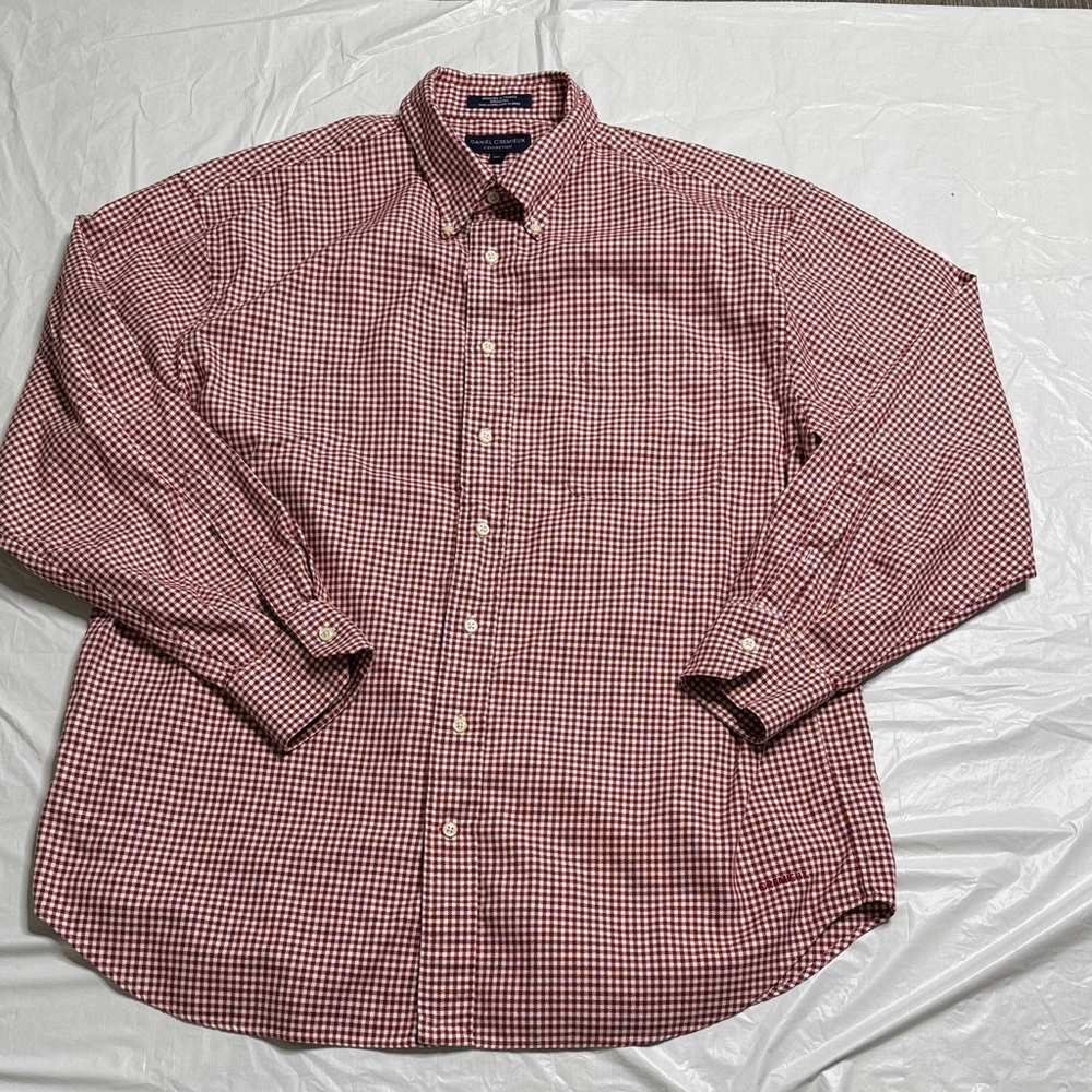 Men’s Daniel Cremieux  Red Gingham Button Down Shirt with front pocket. XL